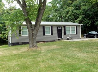 916 Level Run Rd, Hurt, VA 24563