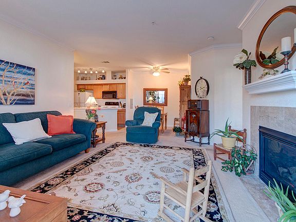 9' ceilings, open concept