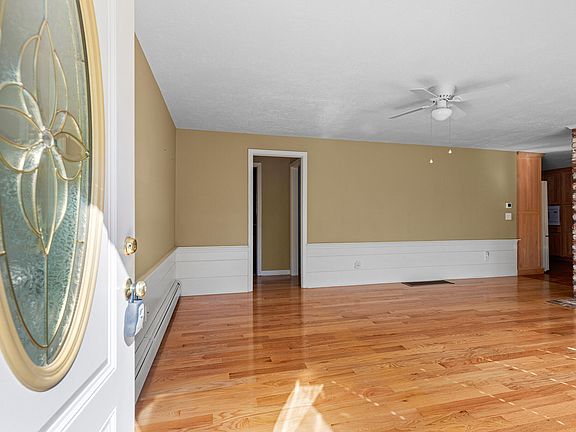 3rd image of 106 Pompano Road