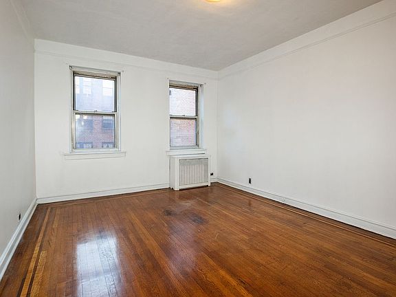 4th image of 60 Broad St W APT 4G