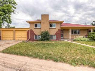 2090 Oakland St, Aurora, CO 80010