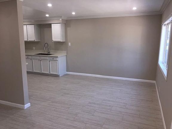 4th image of 705 W 40th St #1