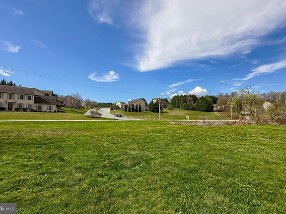 3rd image of 2 Valley Rd