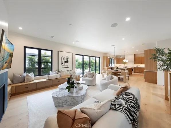 1594 Redlands Pl, Costa Mesa, CA 92627