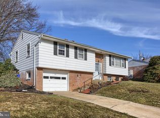 581 Old Orchard Ln, Camp Hill, PA 17011
