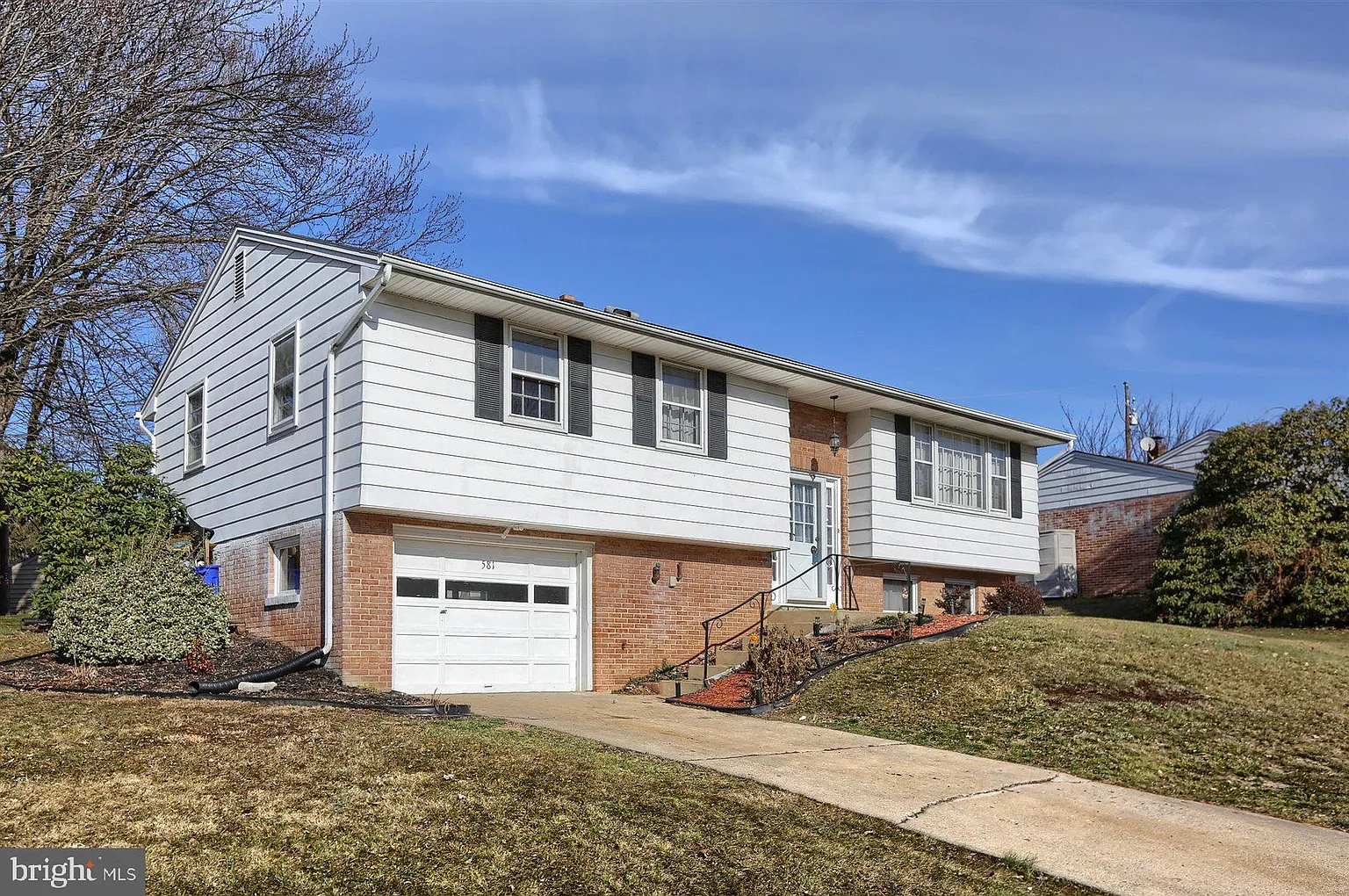 581 Old Orchard Ln photo 1