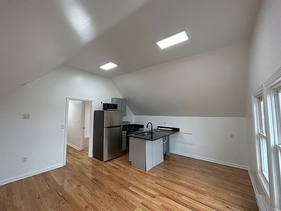 5th image of 614 2nd Ave #5
