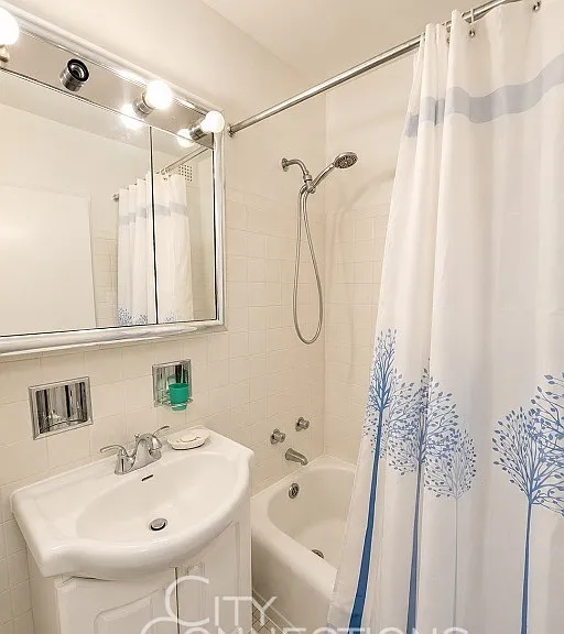 392 Central Park W #7F — Photo 9