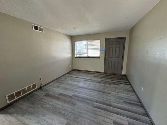 2nd image of 3109 Lazy Ln