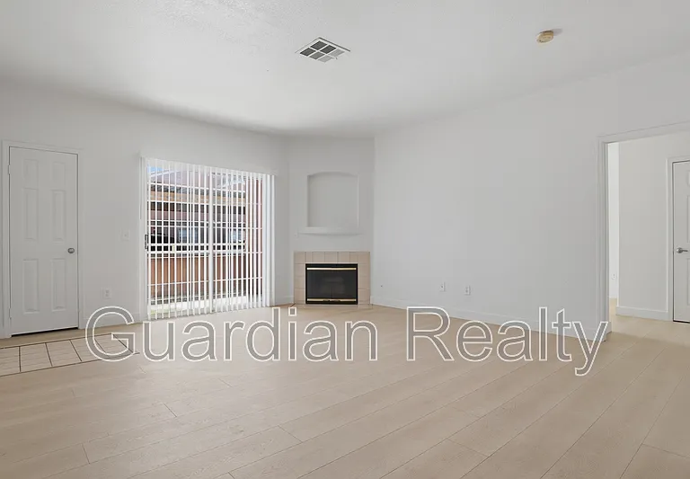4730 E Craig Rd #1140 — Photo 5