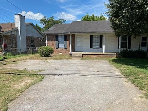1st image of 3218 Woodstock Dr
