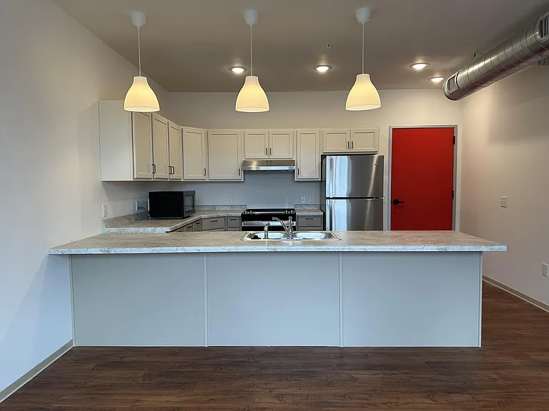 307 N 3rd St — Photo 34