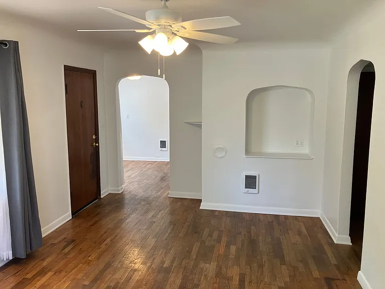 650 Rosemont Ave NW — Photo 3