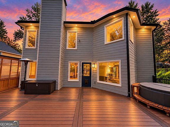 5th image of 2259 Byron Ct SW