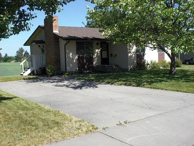 613 Hillview Dr