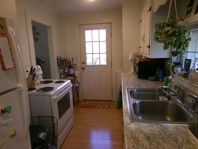 128 East St — Photo 21
