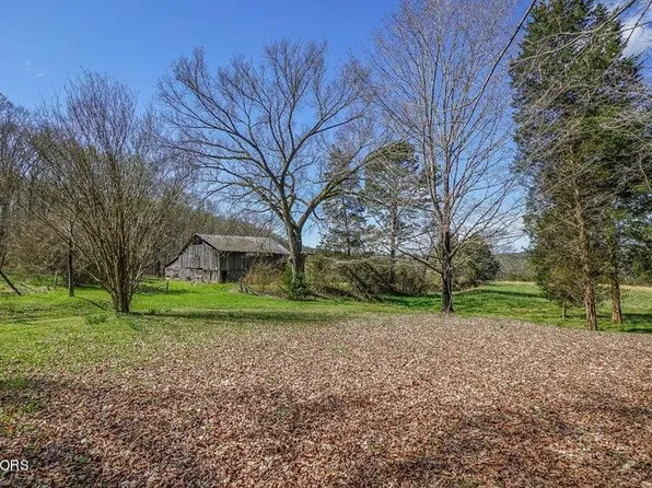2223 Oak Grove Rd, Lenoir City, TN 37771