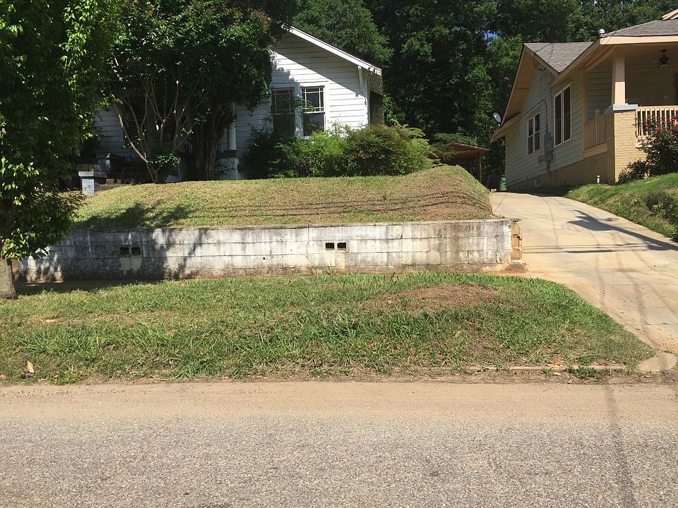 2nd image of 101 S Lewis St