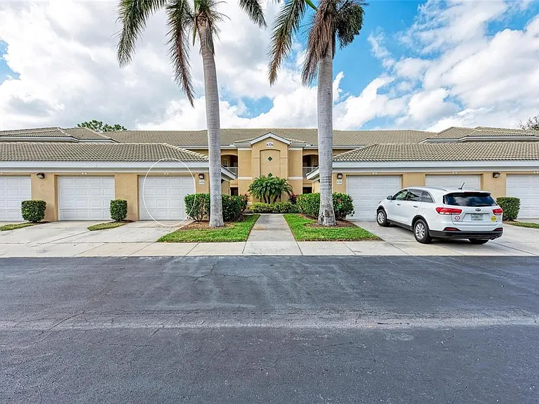 6326 Grand Oak Cir #203 — Photo 3