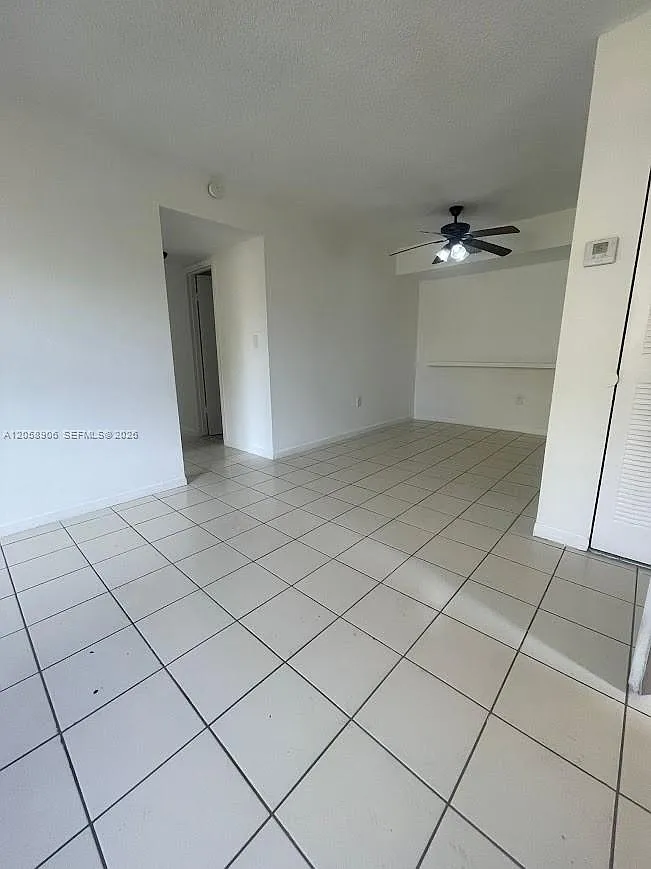 Soleil Lake Condo — Photo 4