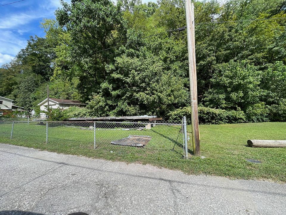 2nd image of 109 Mile Branch Rd