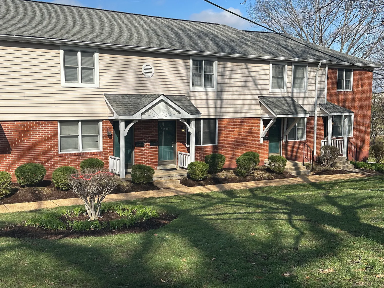 2 bed, 1.5 bath, 1100 sqft, $1,700 — Photo 1