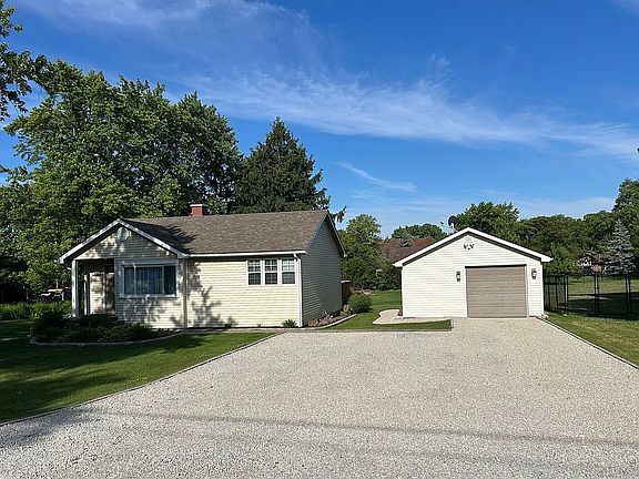 2nd image of 8350 S 84th Ct