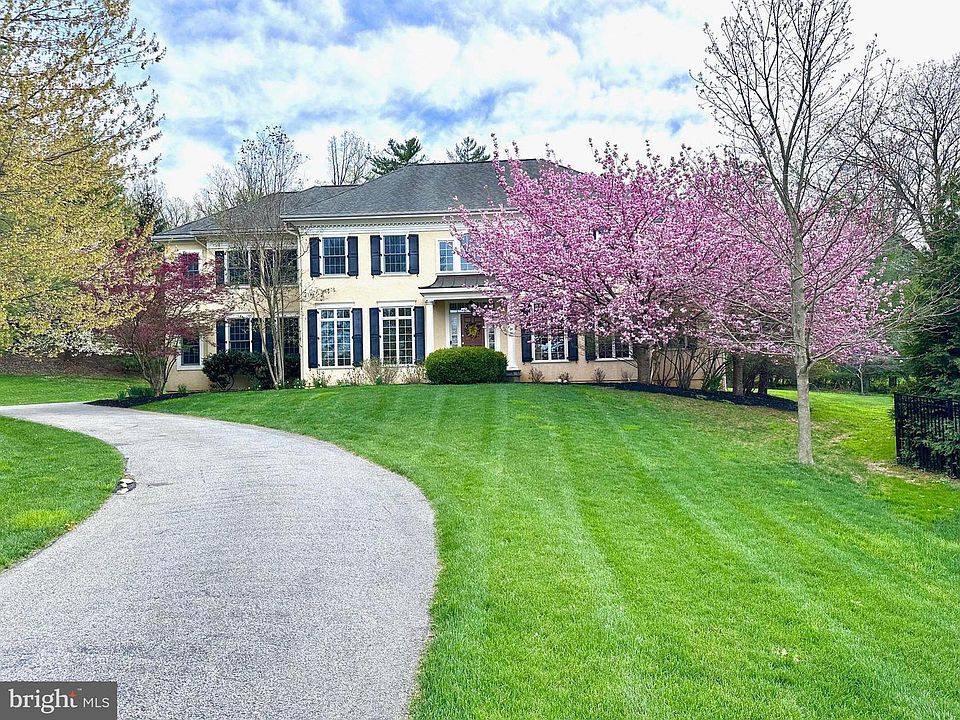 1st image of 371 Trillium Ln