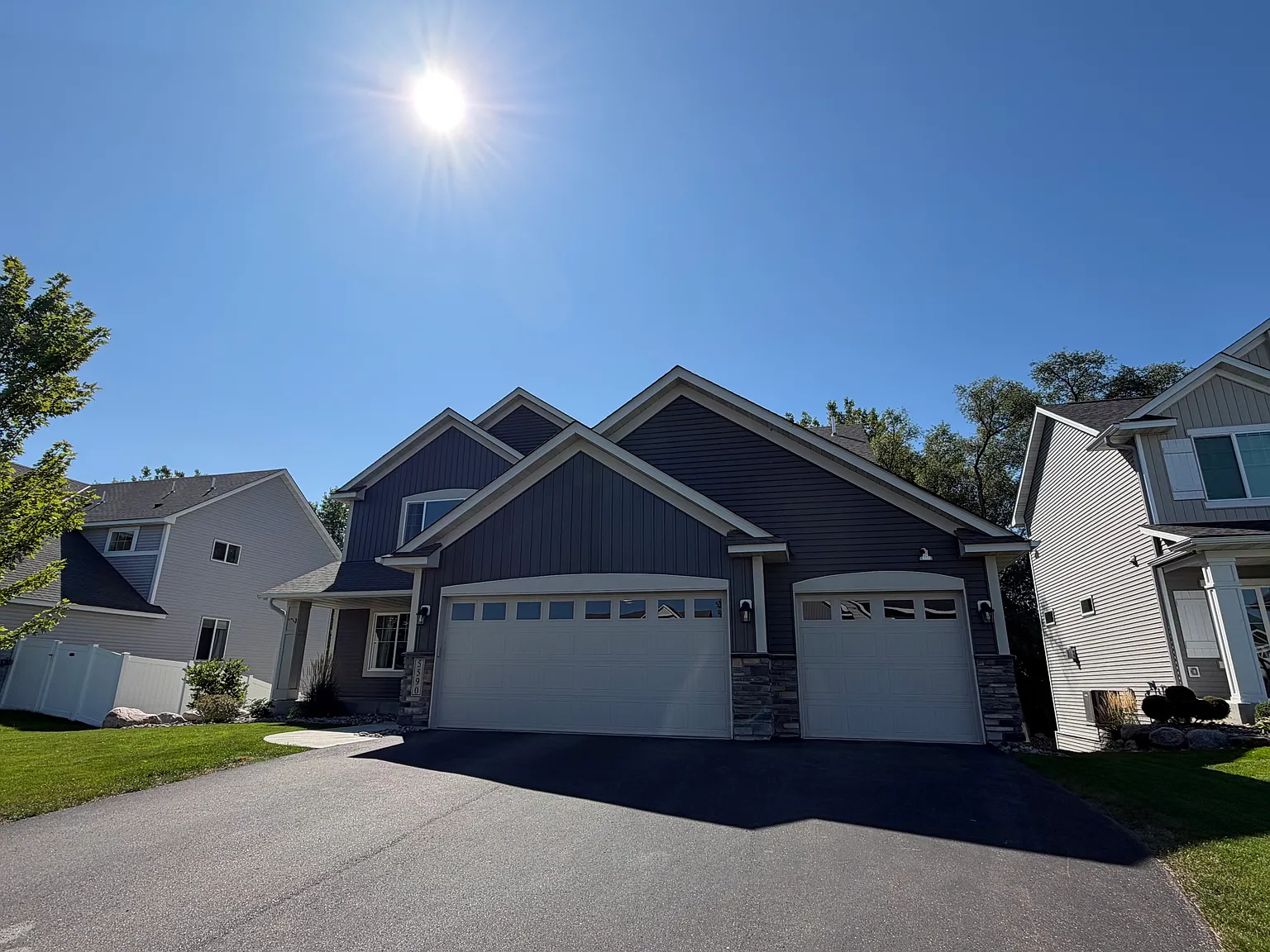 5 bed, 3430 sqft, $3,700 — Photo 3