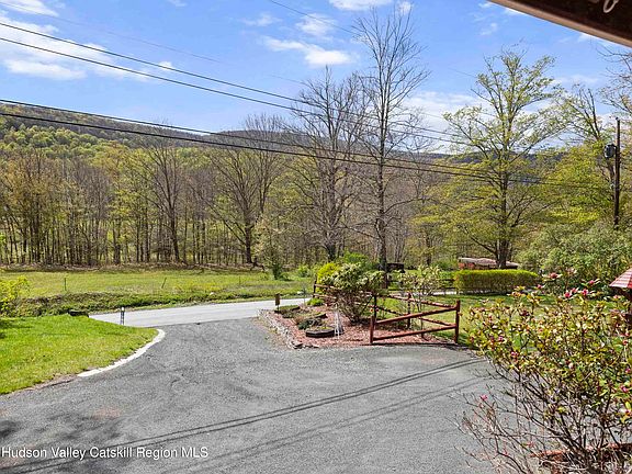 4th image of 296 Diamond Notch Road