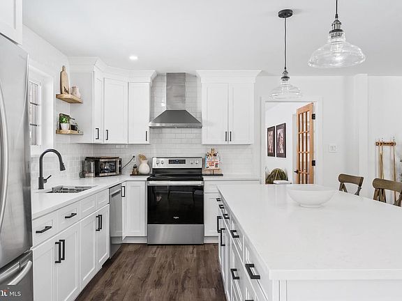 5th image of 50 Buckhill Rd