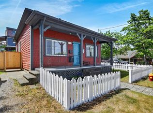 203 Prideaux St, Nanaimo, BC V9R 2M9