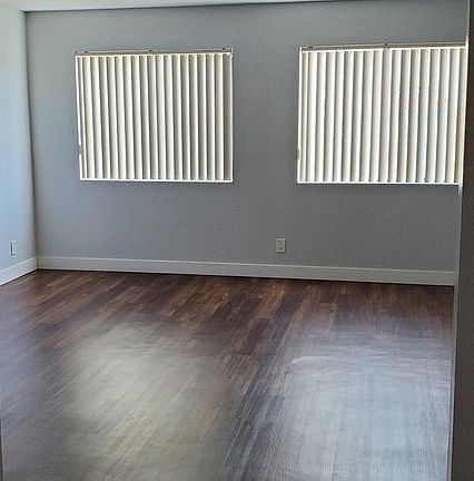 5th image of 13930 S Chadron Ave #206