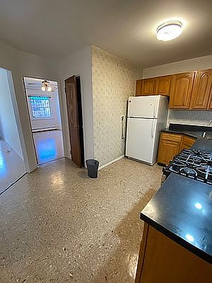 5th image of 3025 70th St #1