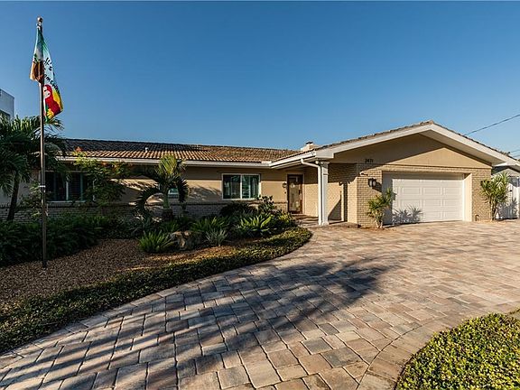 2nd image of 2471 Sunrise Dr SE