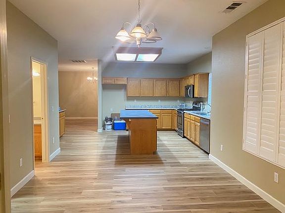 5th image of 613 W James Ct