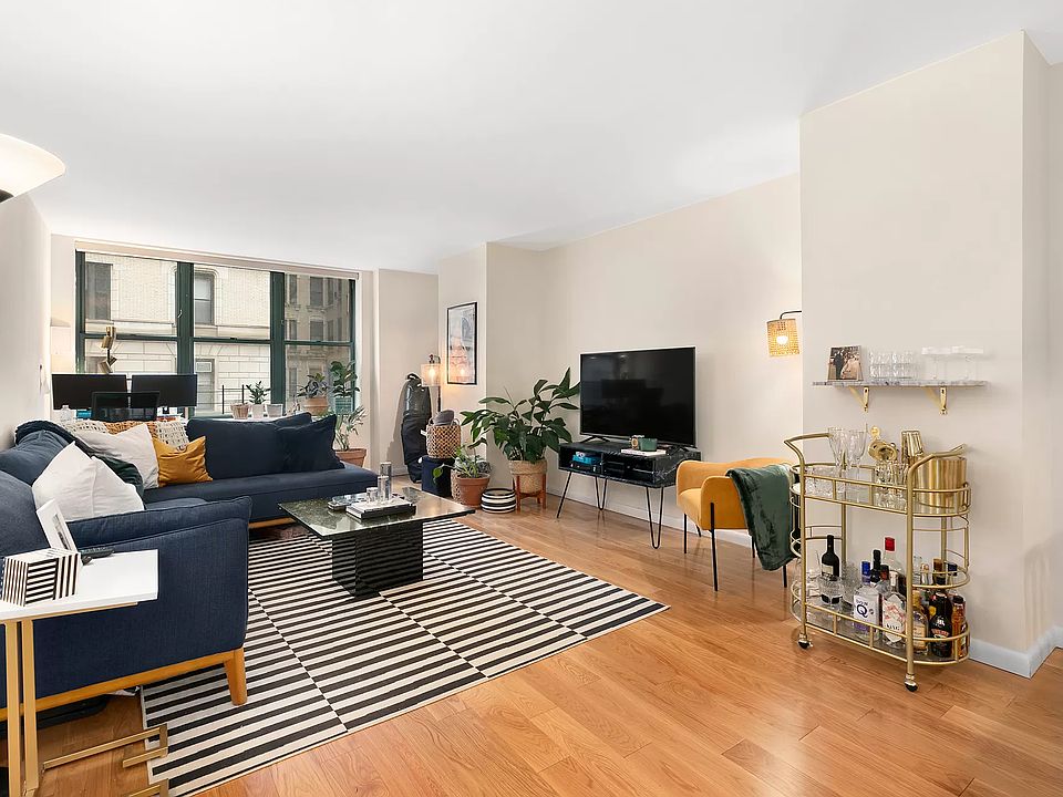 1st image of 2250 Broadway APT 4D