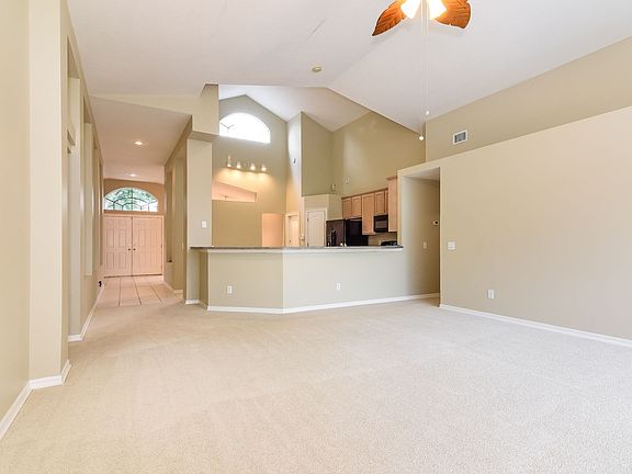 5th image of 10225 Meadow Crossing Dr