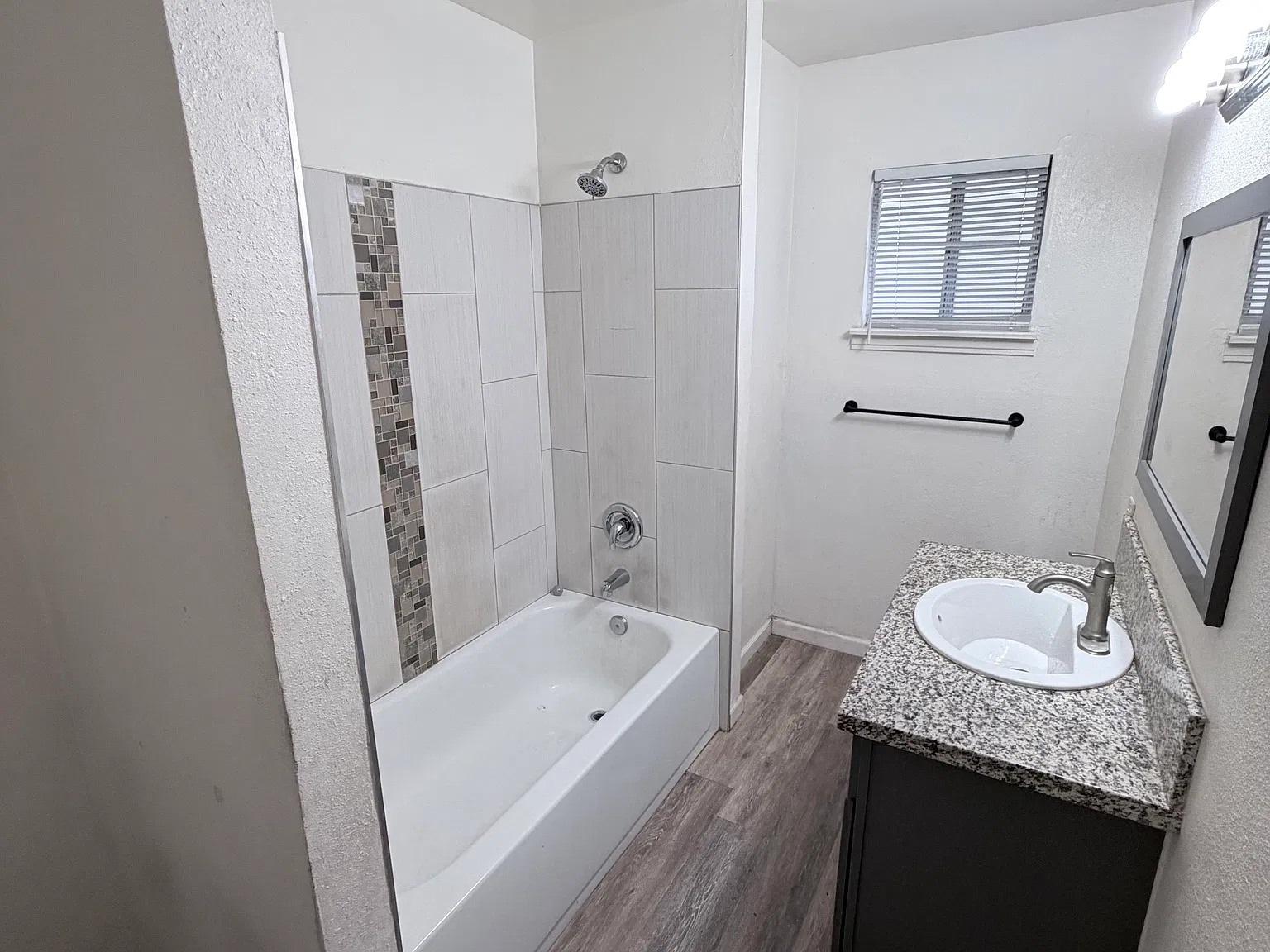 1 bed, 600 sqft, $1,200 — Photo 2