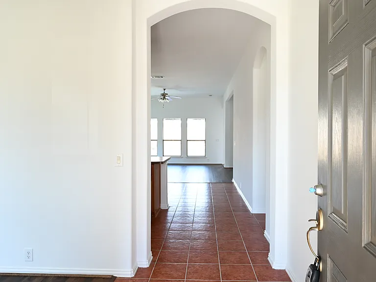 2204 Rockport Dr — Photo 6