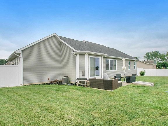4th image of 57441 Emerald Chase Ln