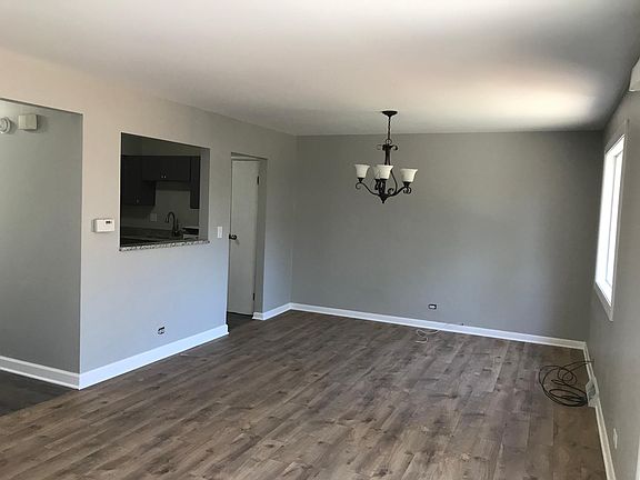 3rd image of 516 Dubois Cir