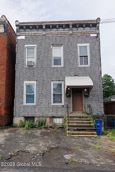 2nd image of 96 Myrtle Avenue