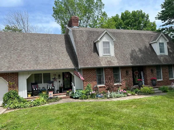 106 Walnut Dr, Carrollton, MO 64633