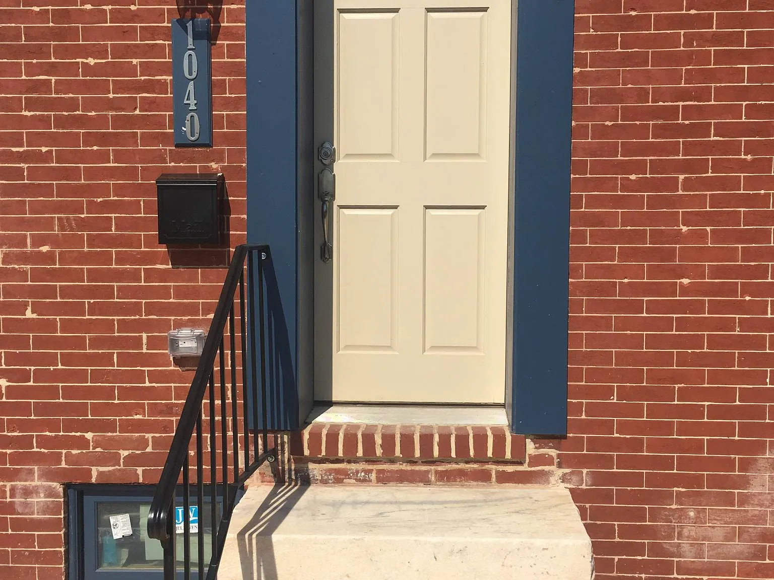 3 bed, 3.5 bath, 1274 sqft, $2,750 — Photo 2