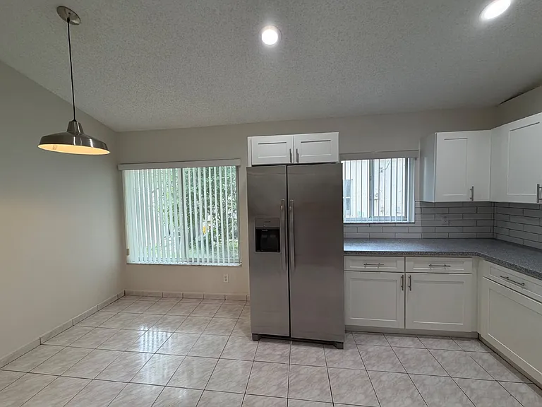 8657 Rosalie Ct — Photo 8