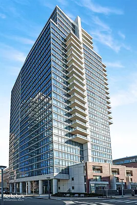 Sold by Sotheby's International Realty | media 11
