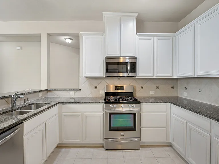9909 Copperhead Ln — Photo 8