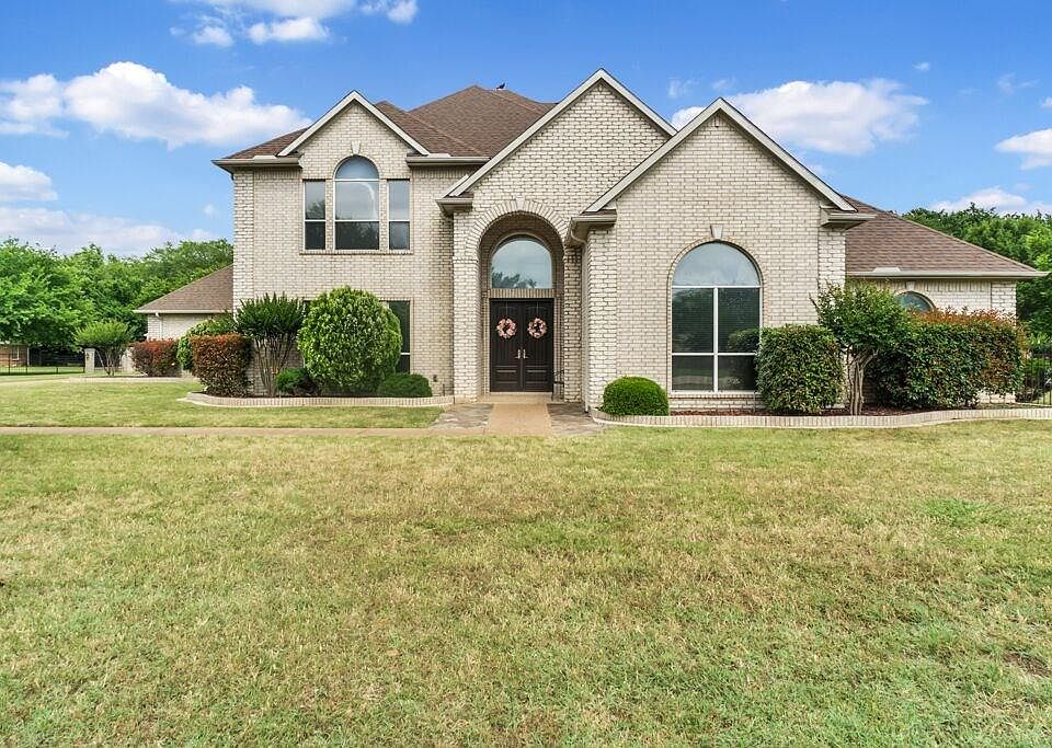 1st image of 110 Lake Trail Dr