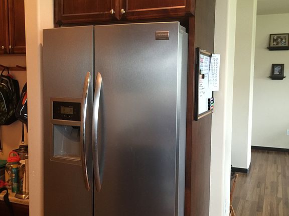 Refridgerator with cabinet
